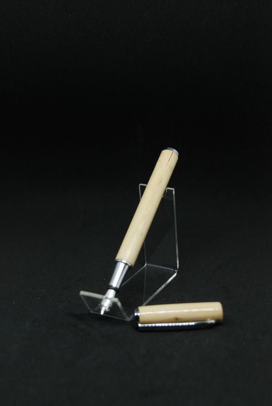 Füller, Kirschlorbeer  Fountain pen, cherry laurel  58 €