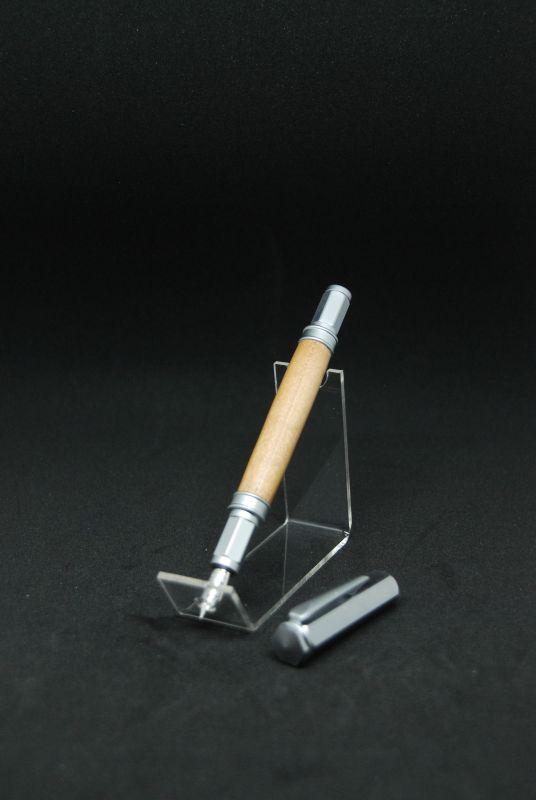 Füller, Kirsche  Fountain pen, cherry  40 €