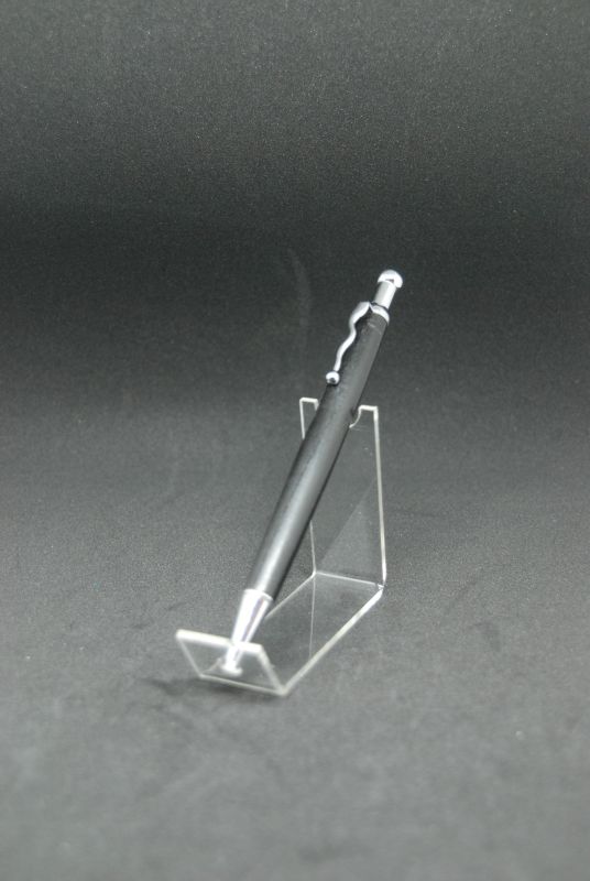 Kugelschreiber, Grenadill  Ball pen, african blackwood  25 € (Reduziert wegen Riss, reduced price due to small crack)